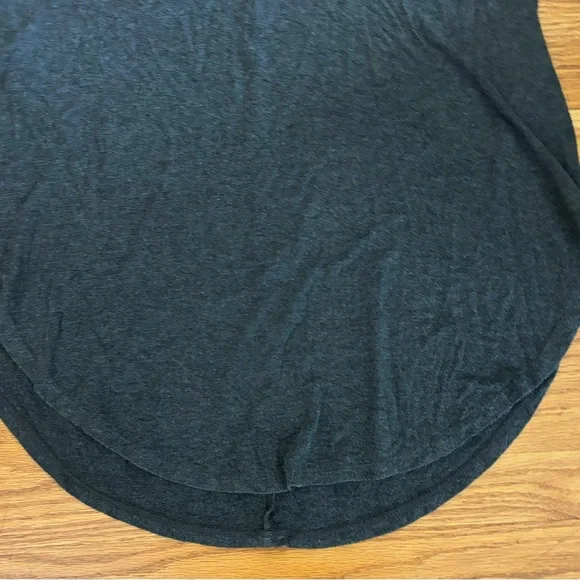 Torrid Top Women’s 1 (1X) Gray High Low Hem Super Soft V neck Casualwear Shirt - Picture 3 of 6